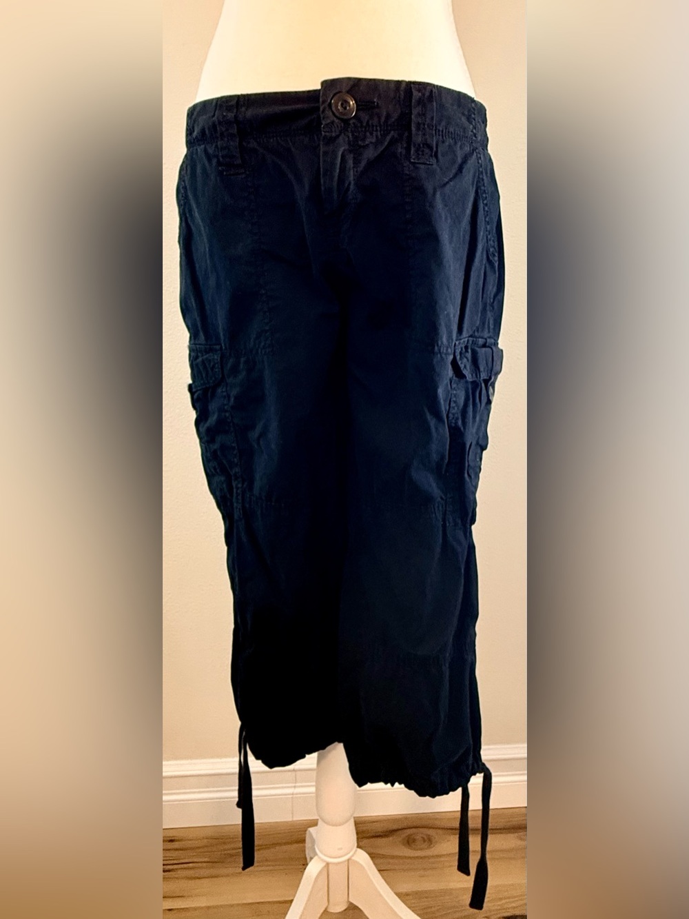 Old Navy Women's Navy Cargo Capris